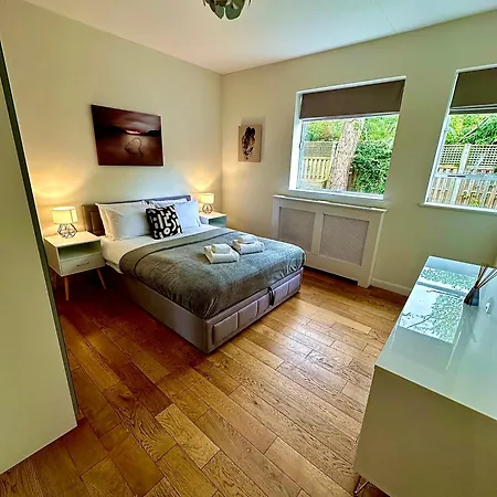 Quiet Residential Area Modern And Cozy Two Bed Apartment In Hampstead London Exterior photo